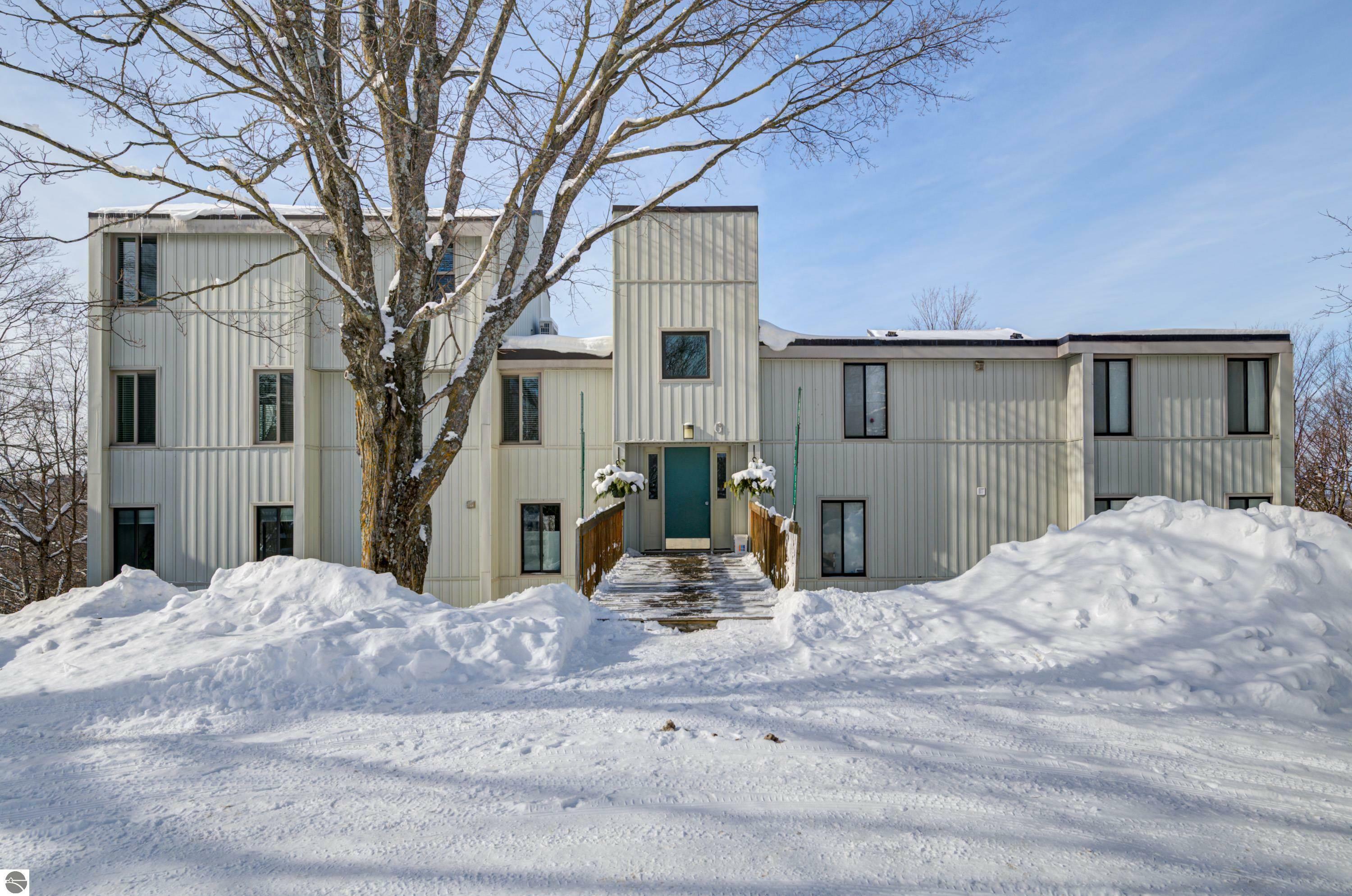 10968 S Blue Ridge Lane  Traverse City MI 49684 photo