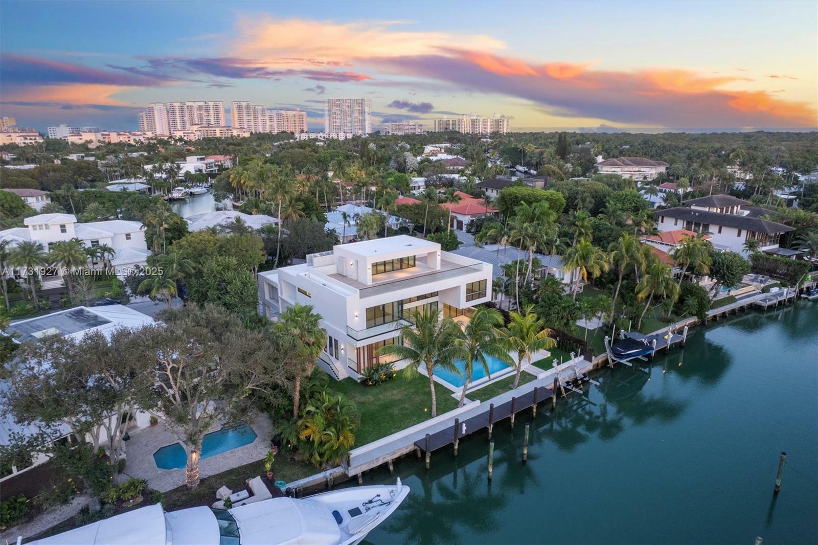 960 Mariner Dr  Key Biscayne FL 33149 photo