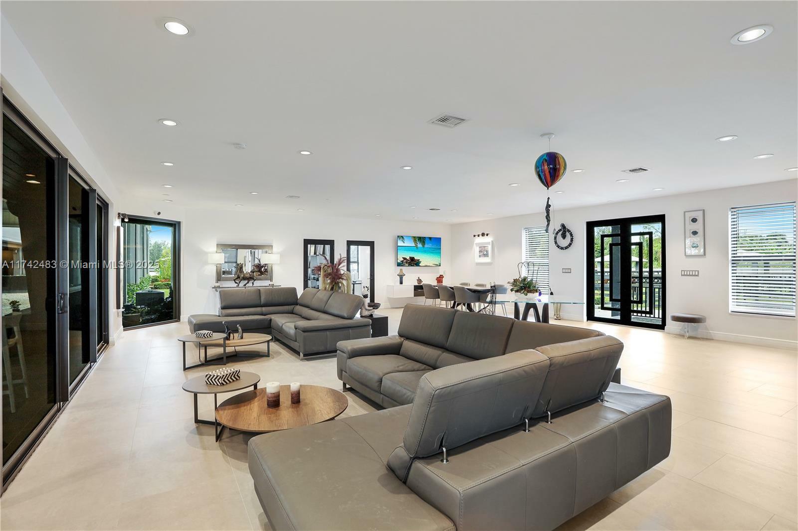 Property Photo: 2625 SW 148th Ave FL 33331
