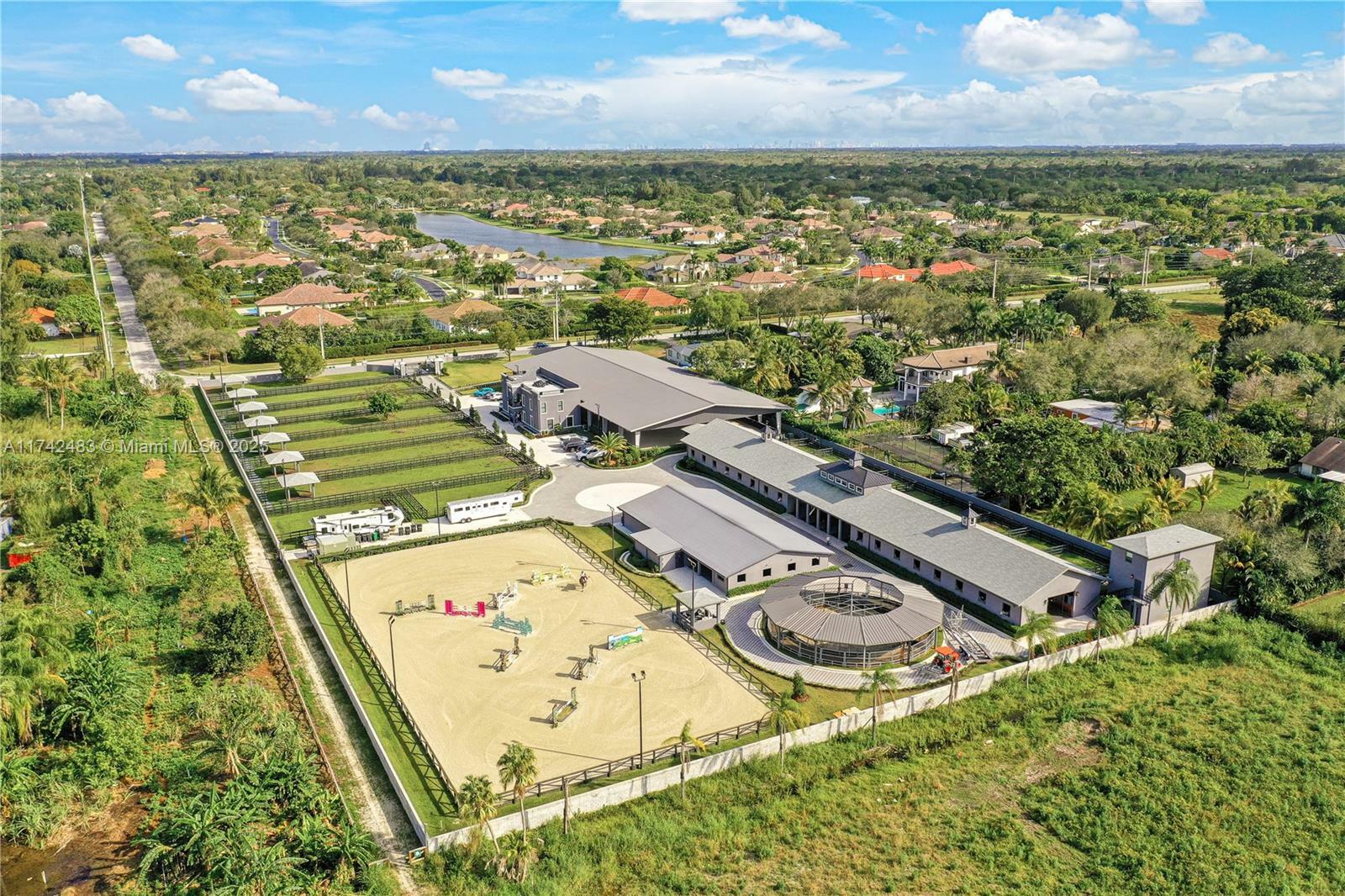 Property Photo: 2625 SW 148th Ave FL 33331