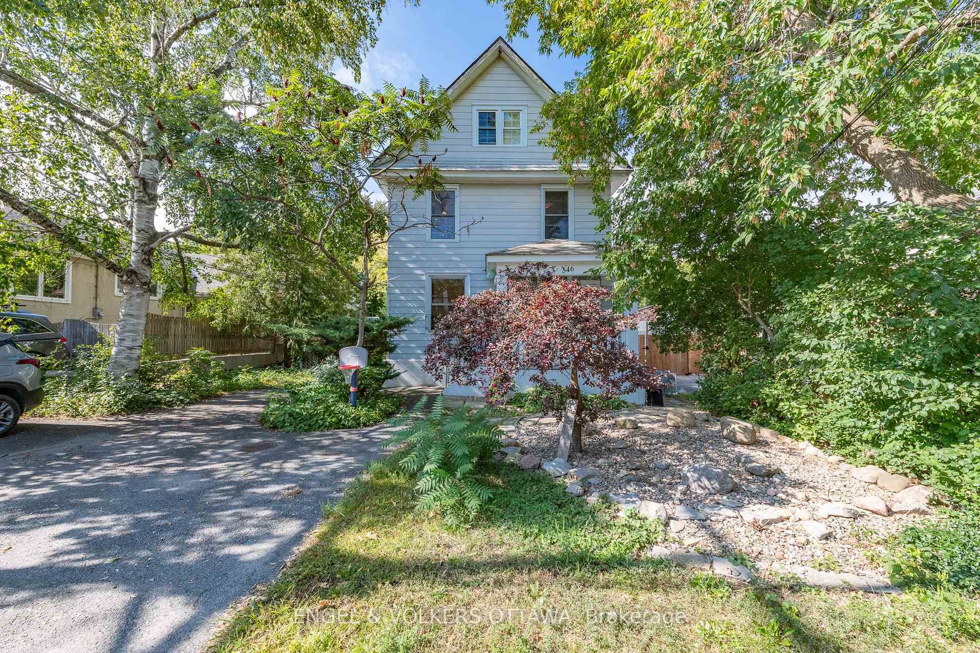 Property Photo: 346 Athlone Avenue ON K1Z 5M4