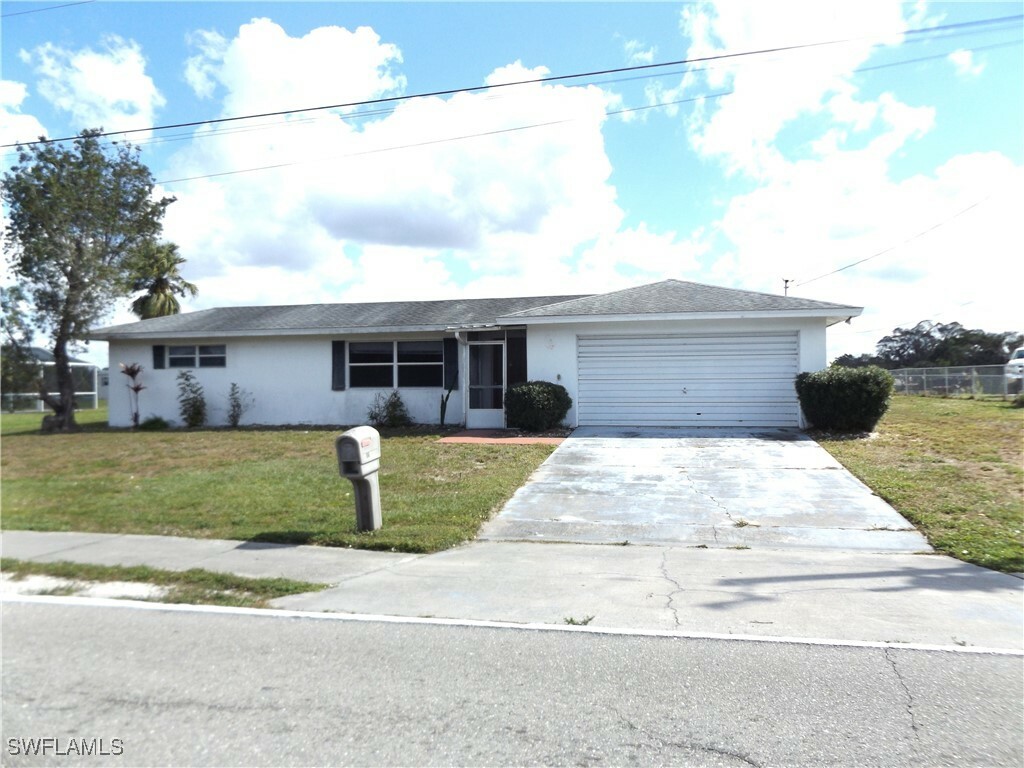 14 Richmond Avenue N  Lehigh Acres FL 33936 photo