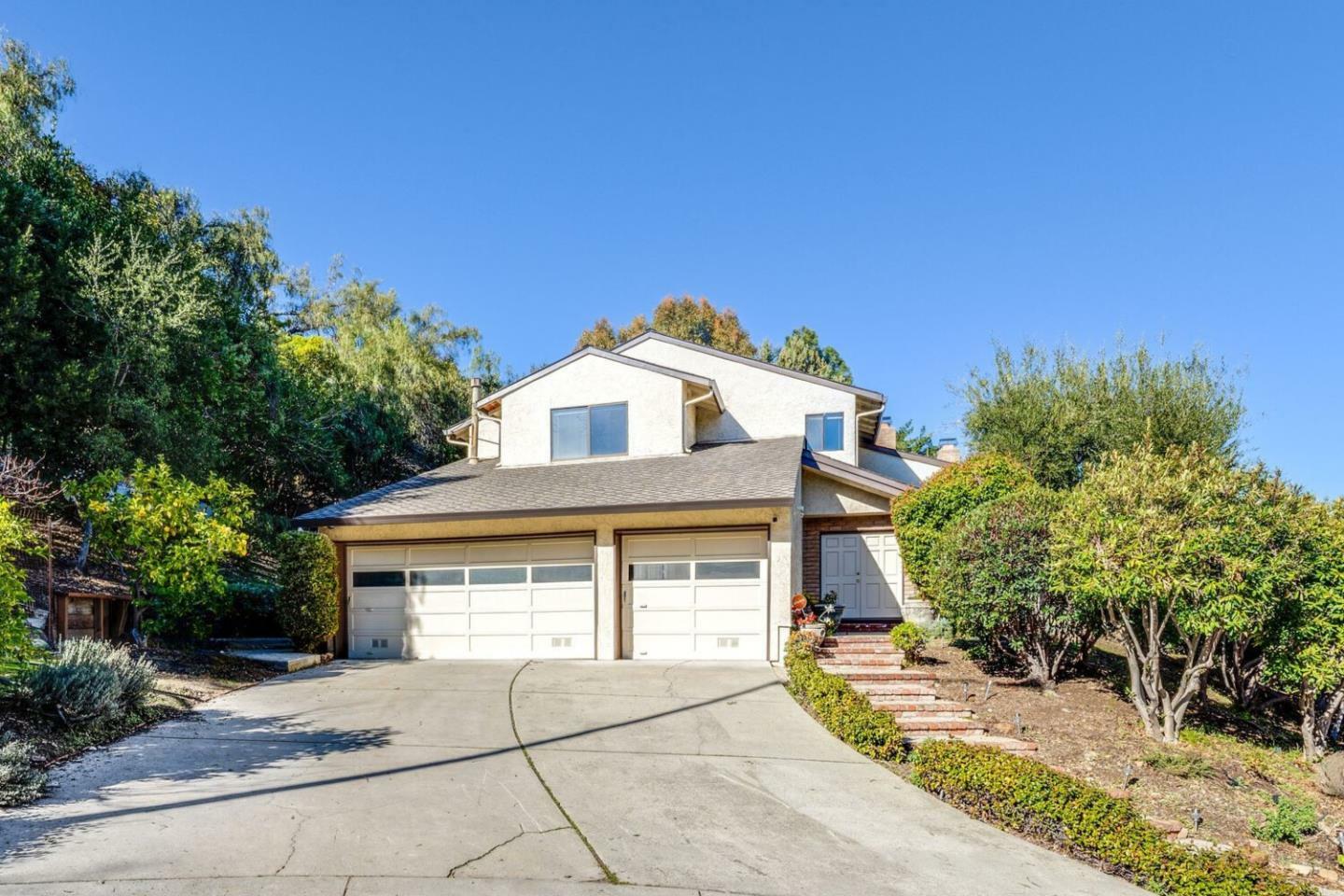 Property Photo:  10675 Clubhouse Lane  CA 95014 