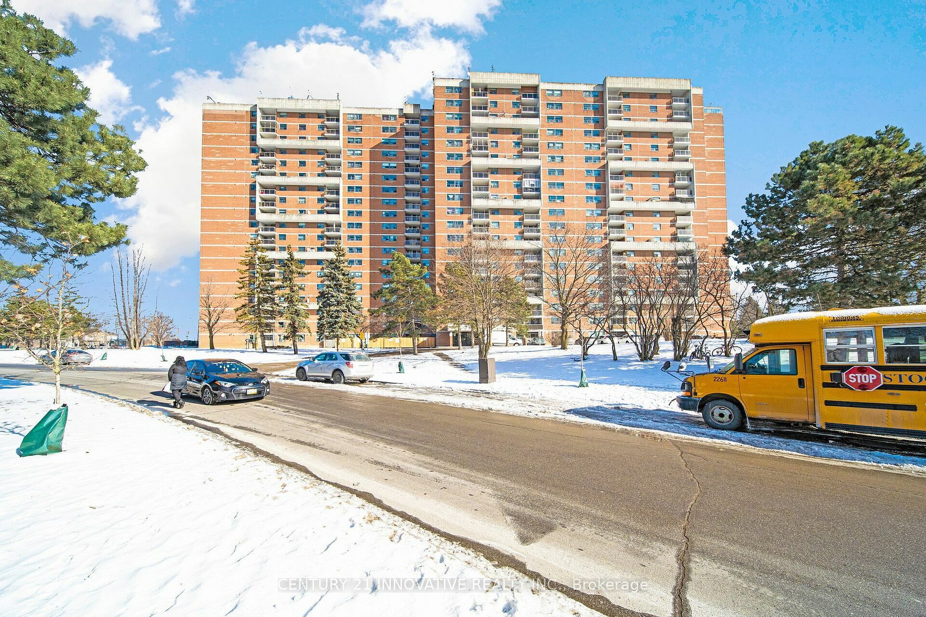 100 Wingarden Crt 913  Toronto ON M1B 2P4 photo