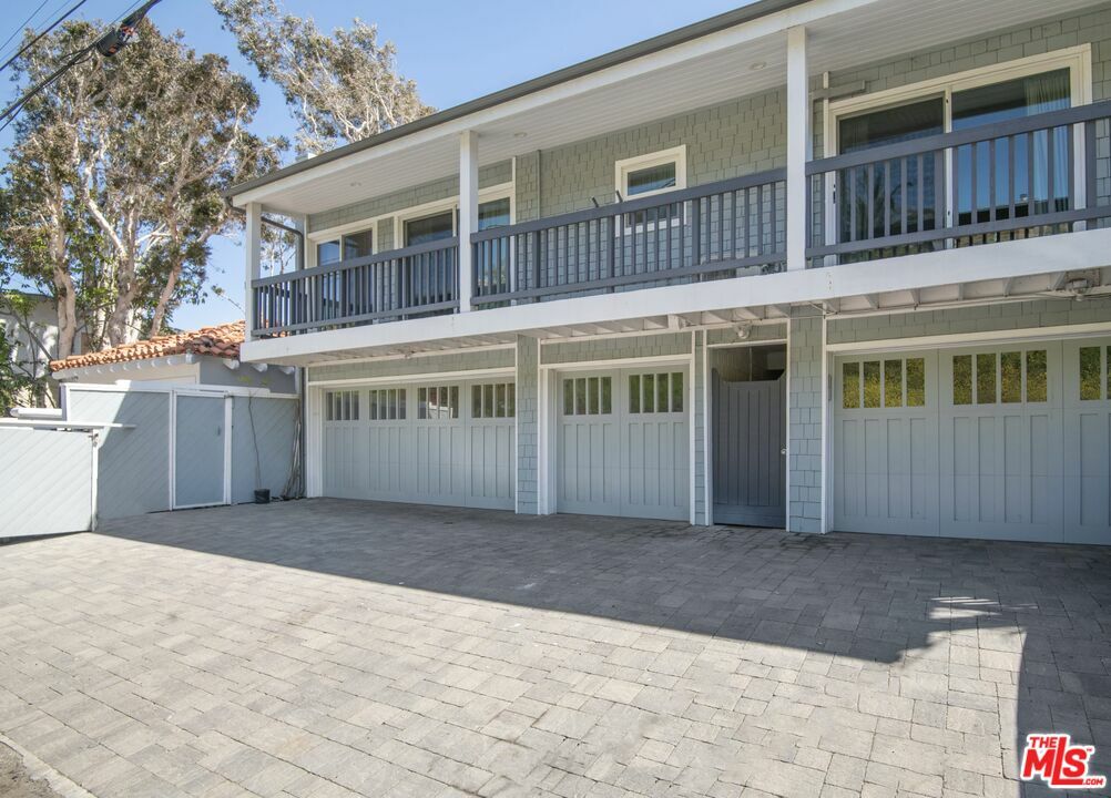 Property Photo:  25328 Malibu Rd  CA 90265 