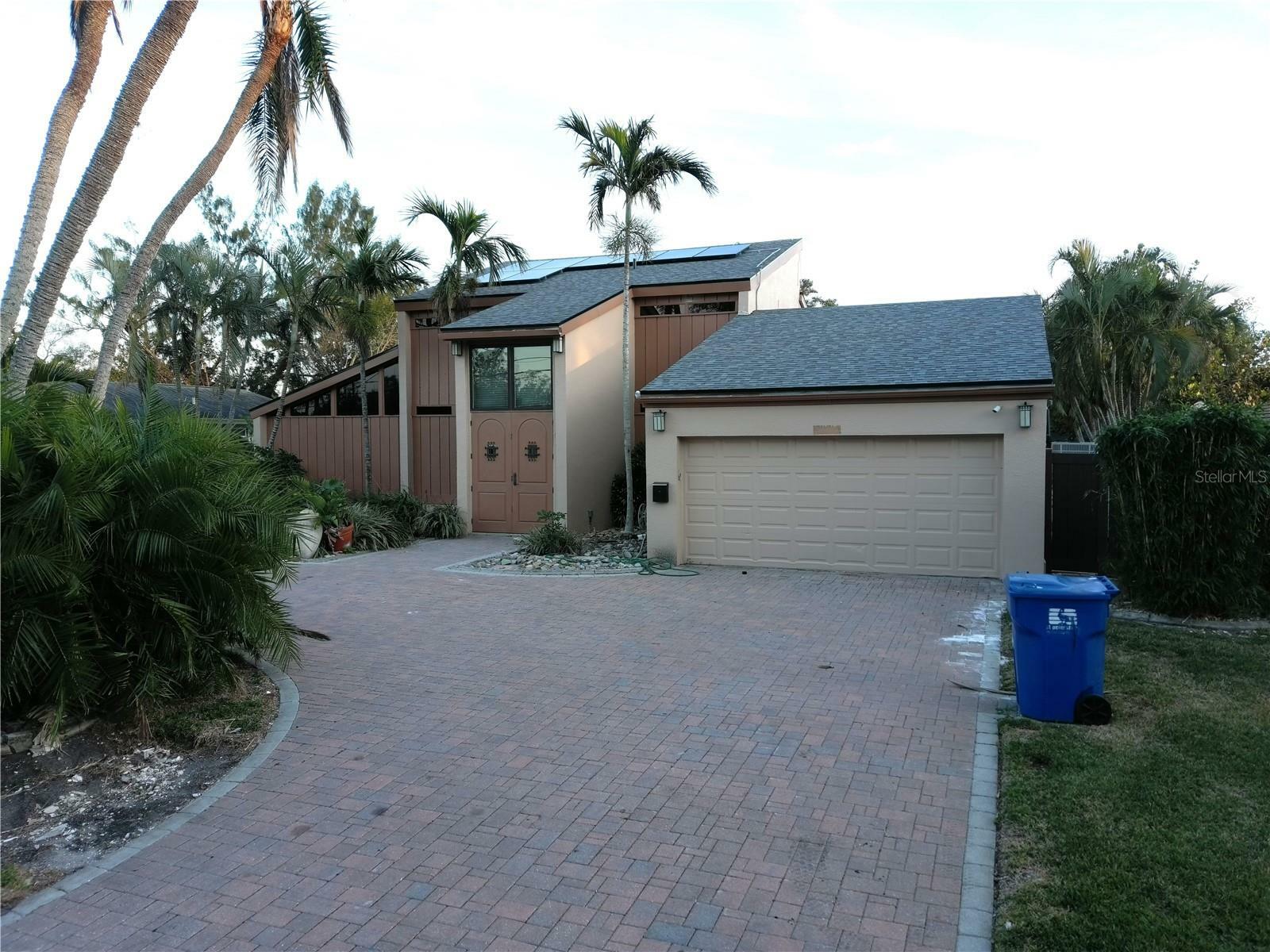 Property Photo:  746 31st Avenue NE  FL 33704 