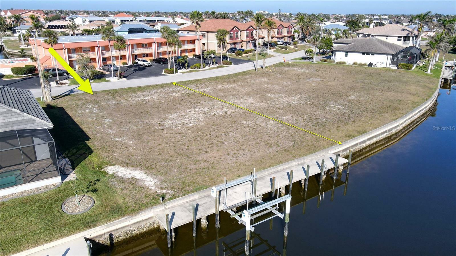 Property Photo: 1336 Mediterranean Drive FL 33950
