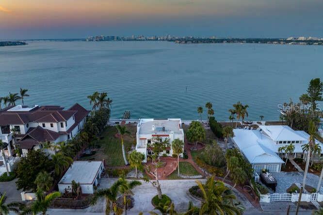 Property Photo: 679 Norsota Way FL 34242