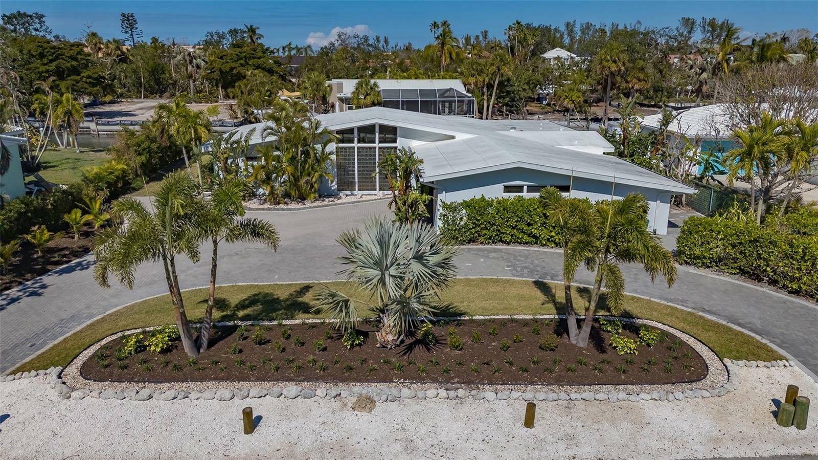 Property Photo: 619 Buttonwood Drive FL 34228