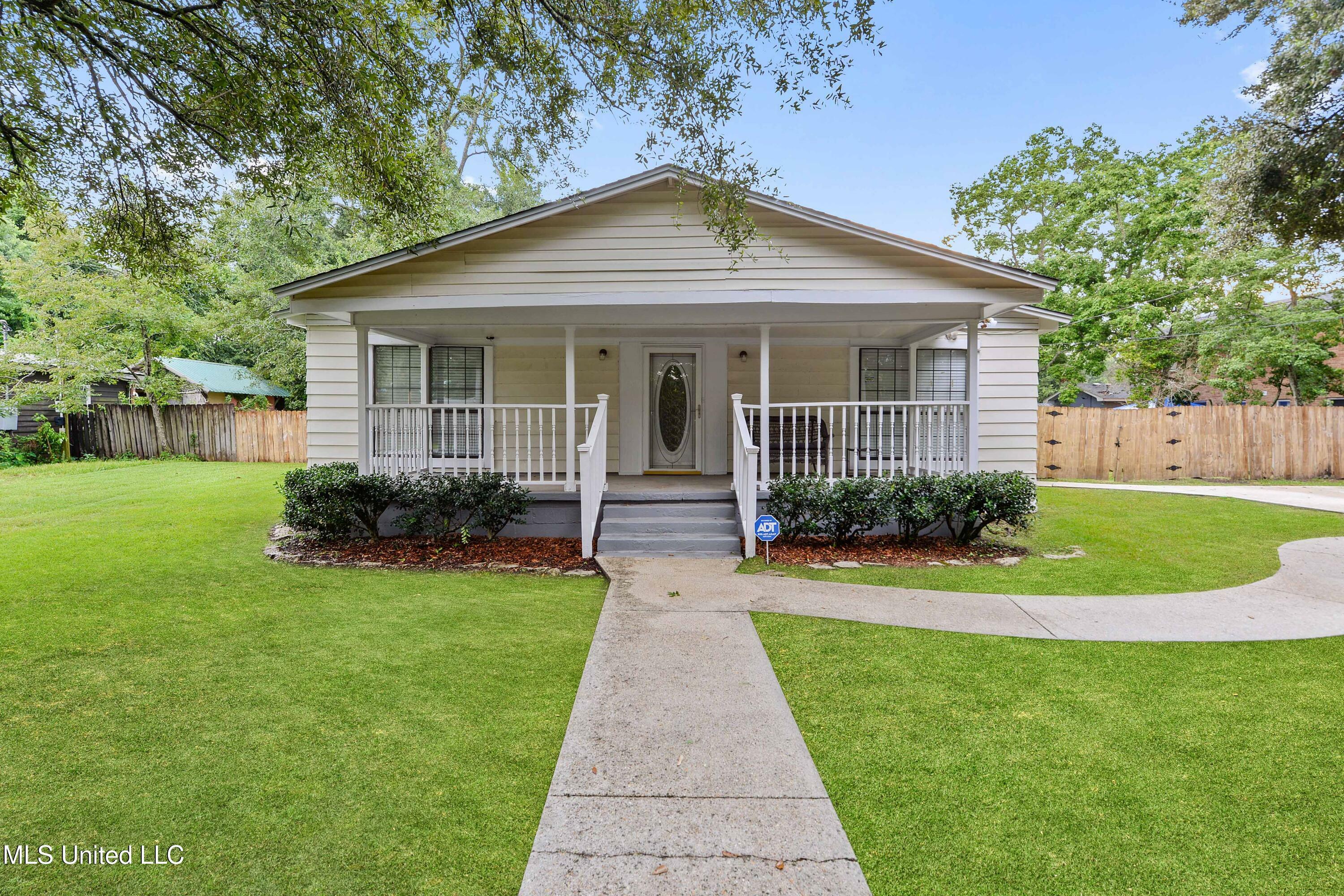 Property Photo:  207 McCaughan Avenue  MS 39560 