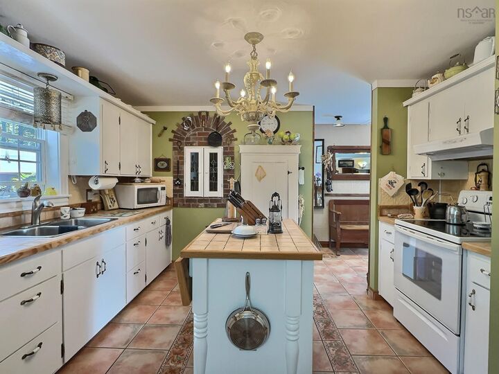 Property Photo: 61 Franklin Drive NS B6L 1G2