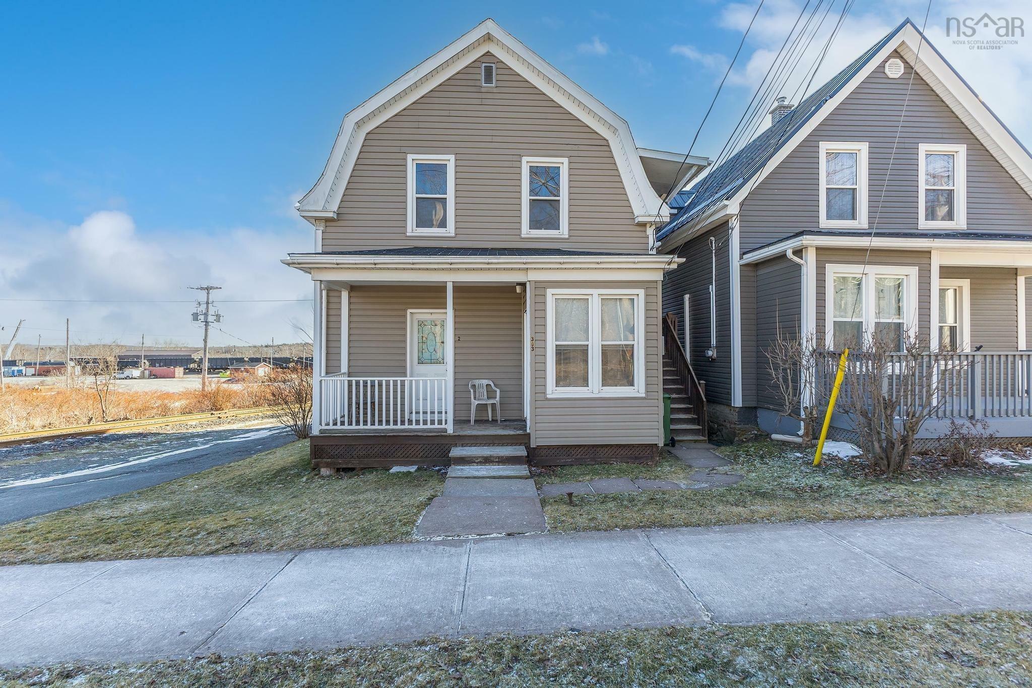 Property Photo:  303 South Foord Street  NS B0K 1S0 