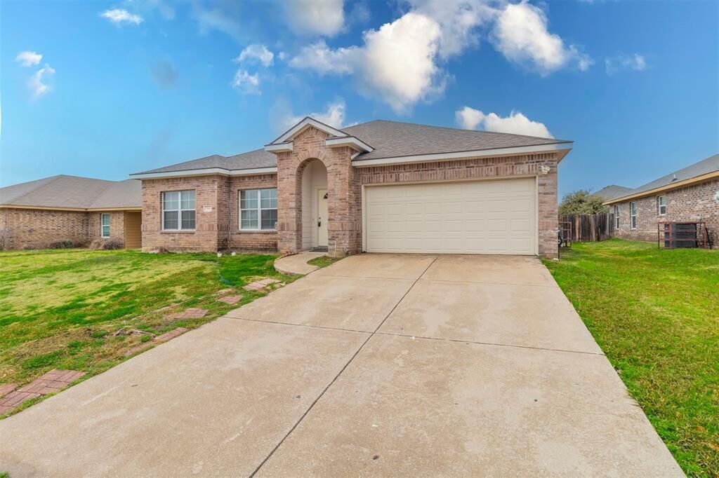 Property Photo: 921 Haley Drive TX 75253