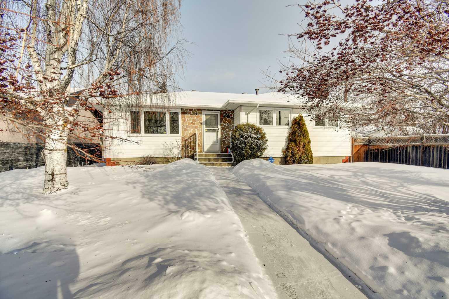 Property Photo:  4410 33A Street  AB T4N 0N8 