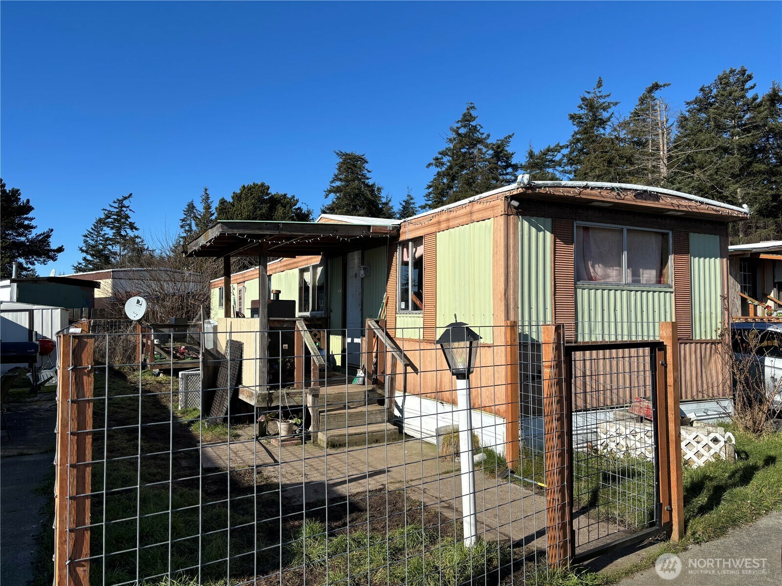 Property Photo:  700 NW Crosby Avenue 105  WA 98277 