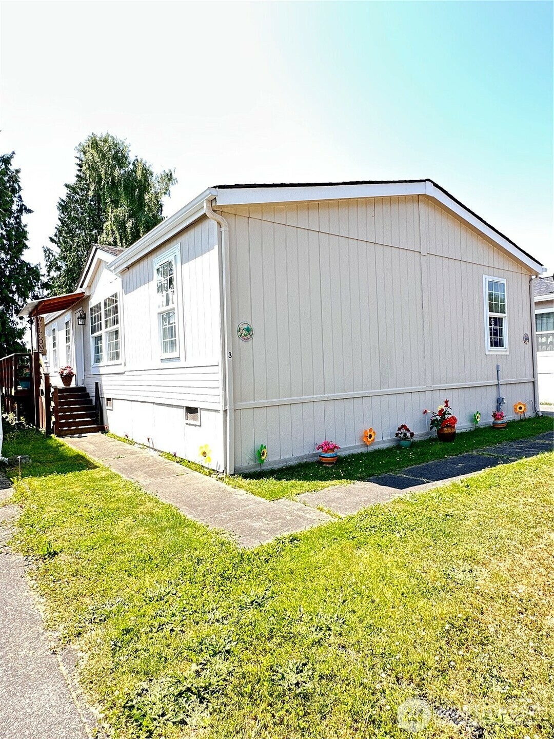 Property Photo:  11100 W 4th Avenue 3  WA 98204 