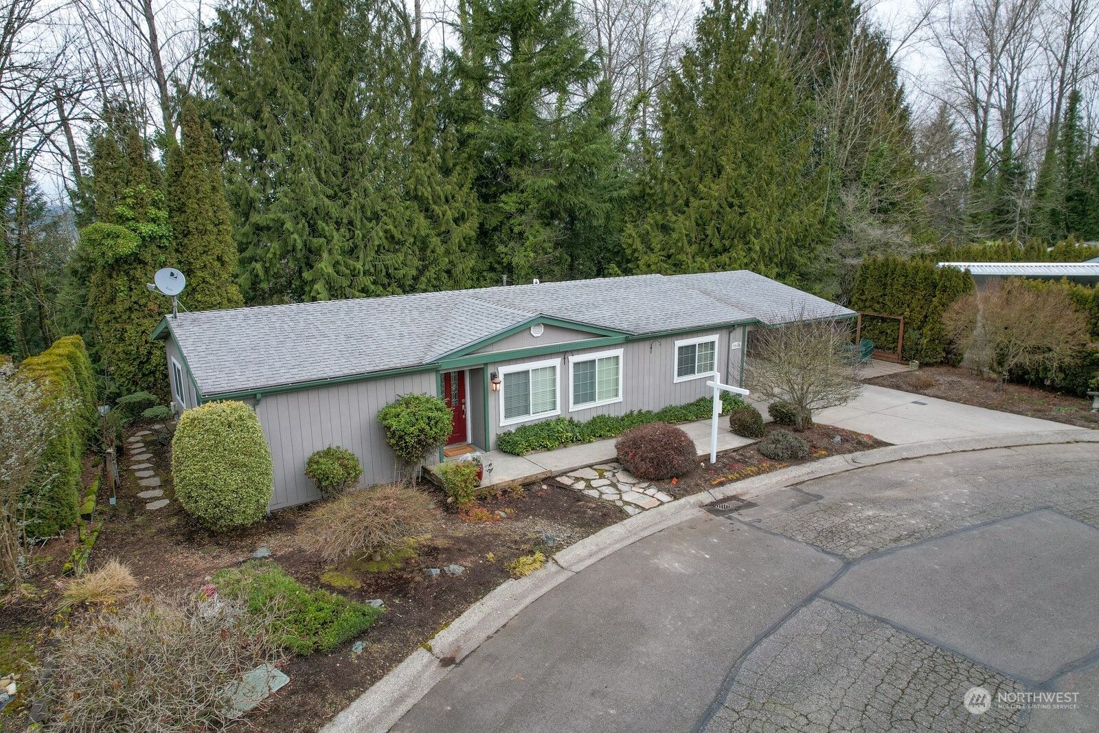 Property Photo: 17135 117th Court NE WA 98011
