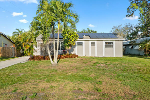 Property Photo:  5865 SE Rosemont Avenue E  FL 34997 