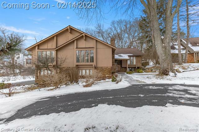 Property Photo:  2211 Shore Hill Drive  MI 48323 