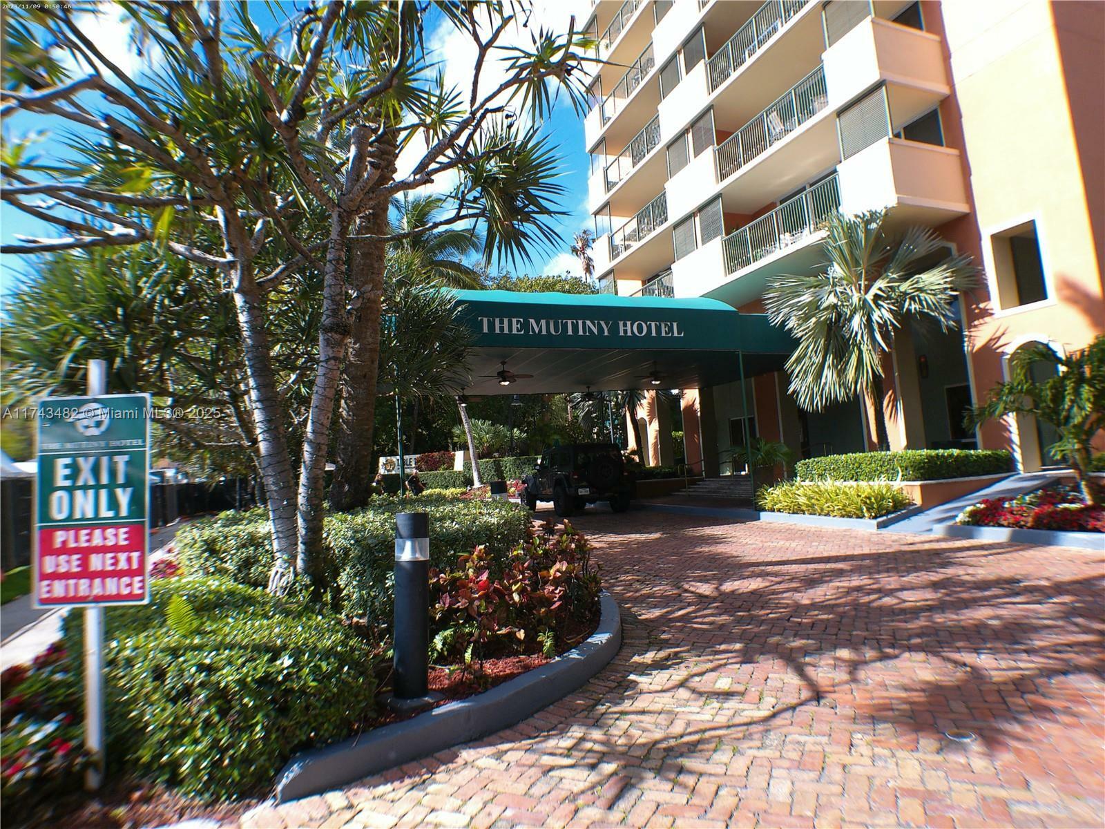 Property Photo: 2951 S Bayshore Dr 716 FL 33133
