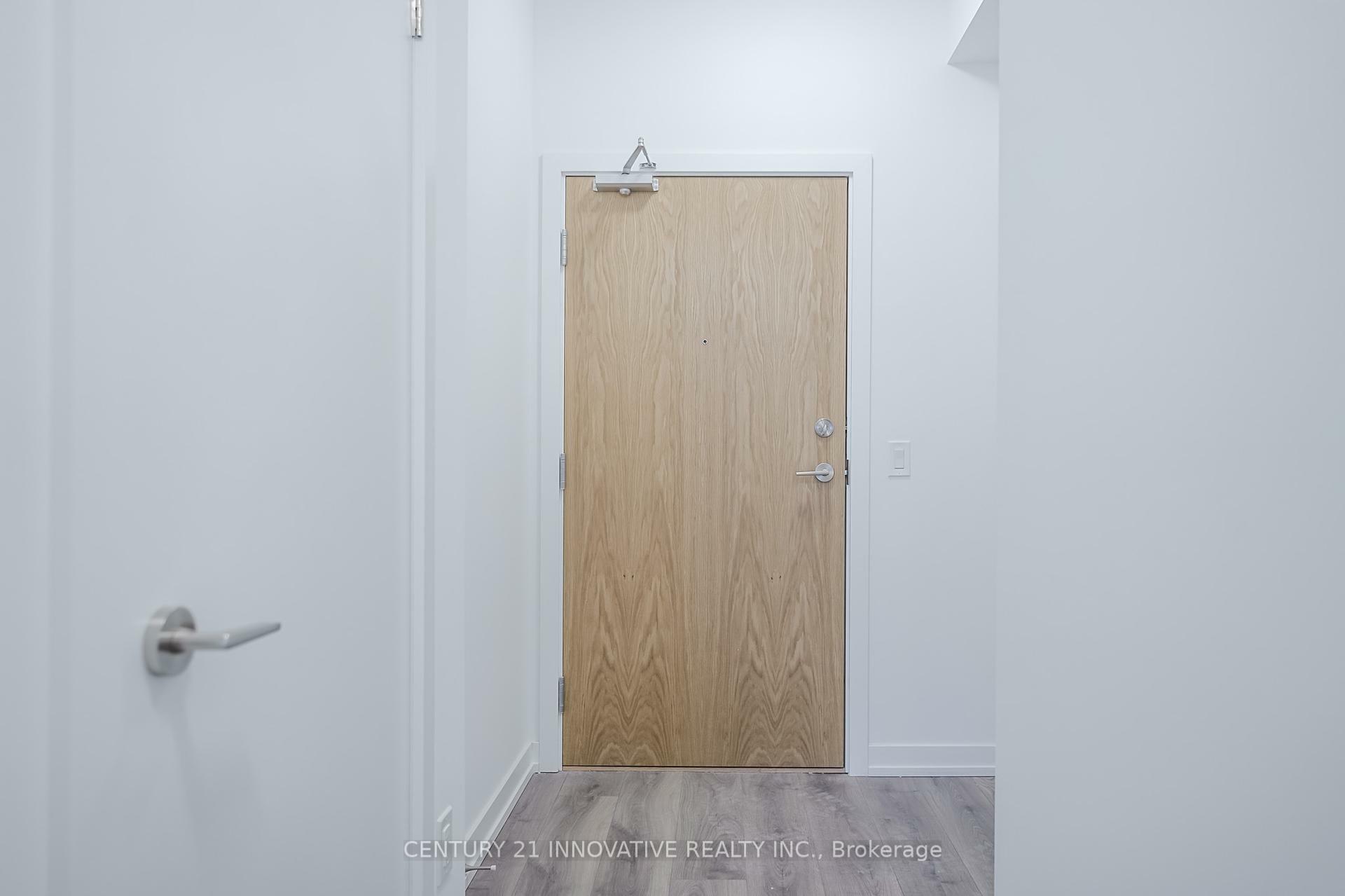 Property Photo: 1435 Celebration Drive 1703 ON L1W 1L8
