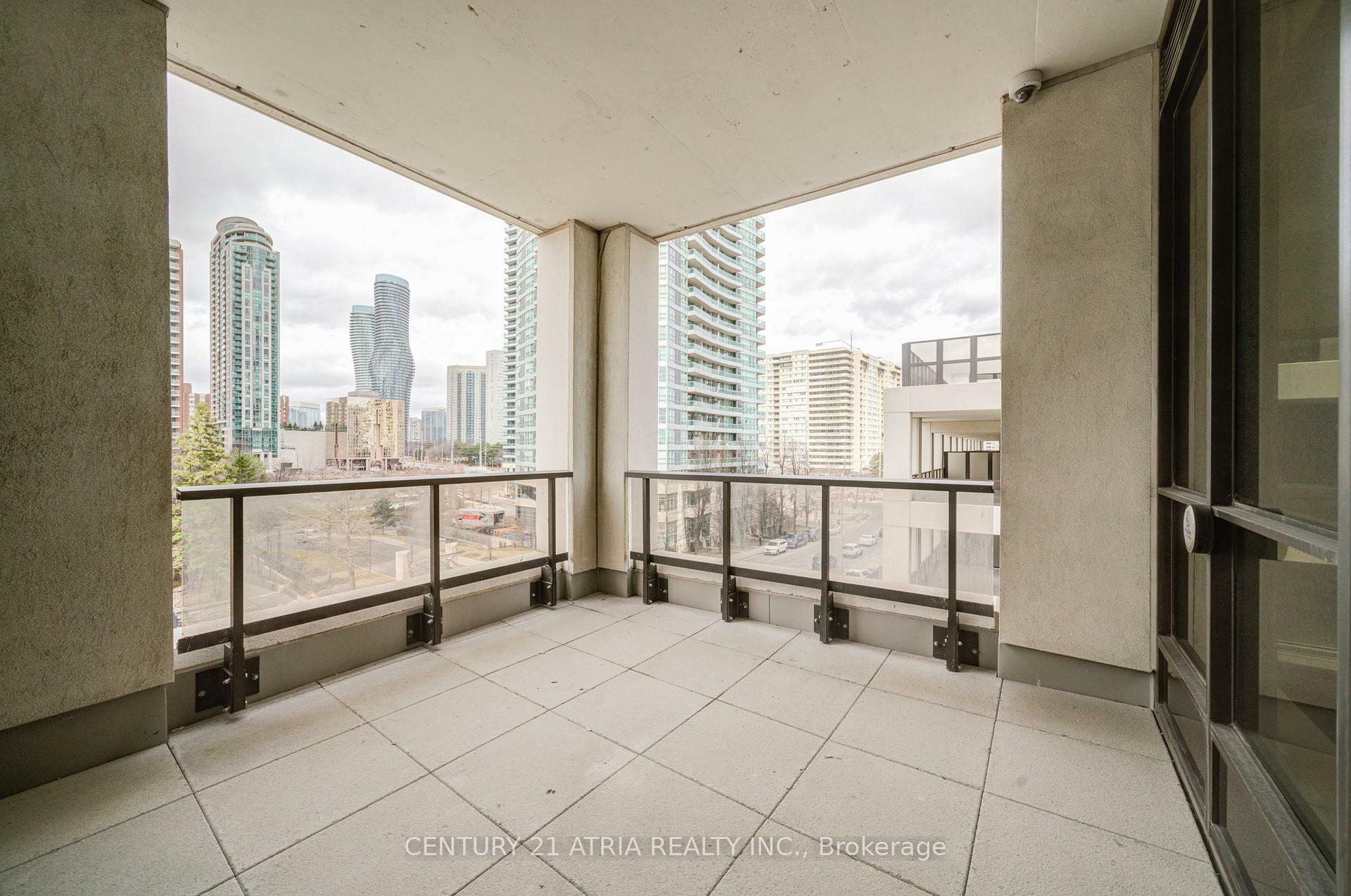 36 Elm Drive W 2701  Mississauga ON L5B 1L9 photo