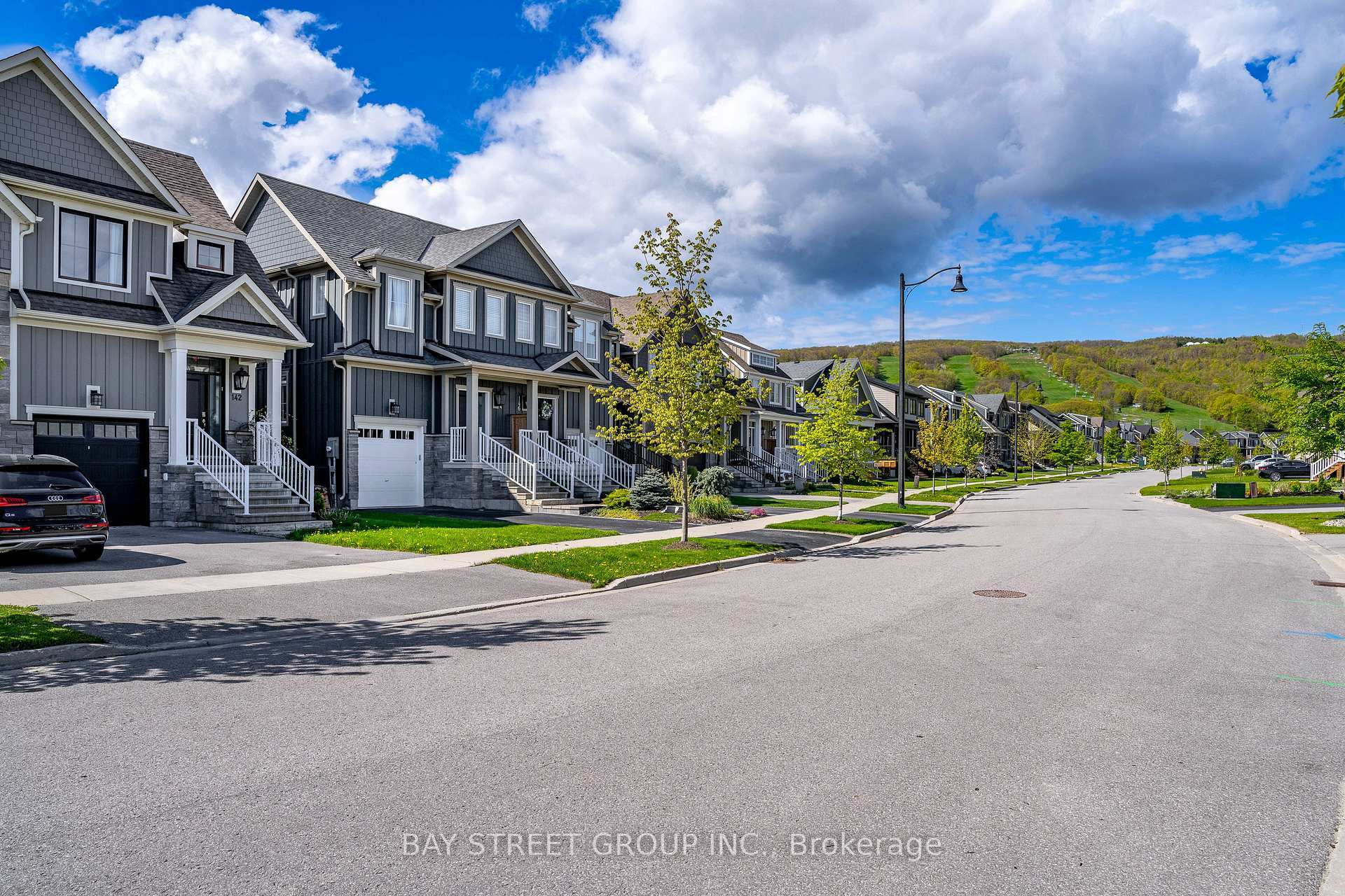 Property Photo: 142 Yellow Birch Crescent ON L9Y 0R4