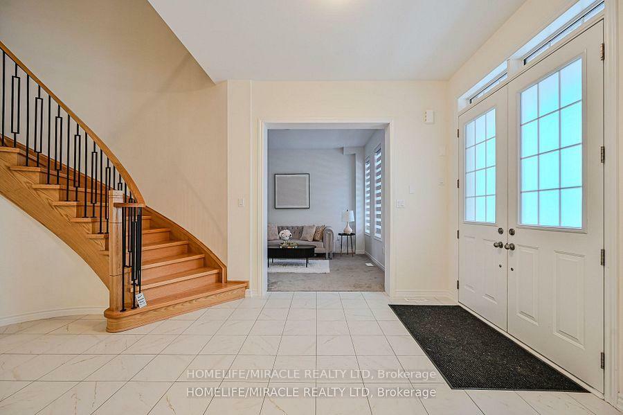 Property Photo: 15 Sanford Circle ON L9X 2A8