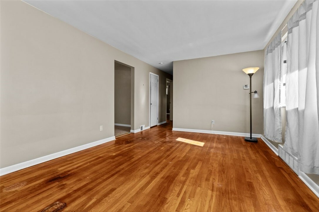 Property Photo:  545 Lincoln Ave  PA 15144 