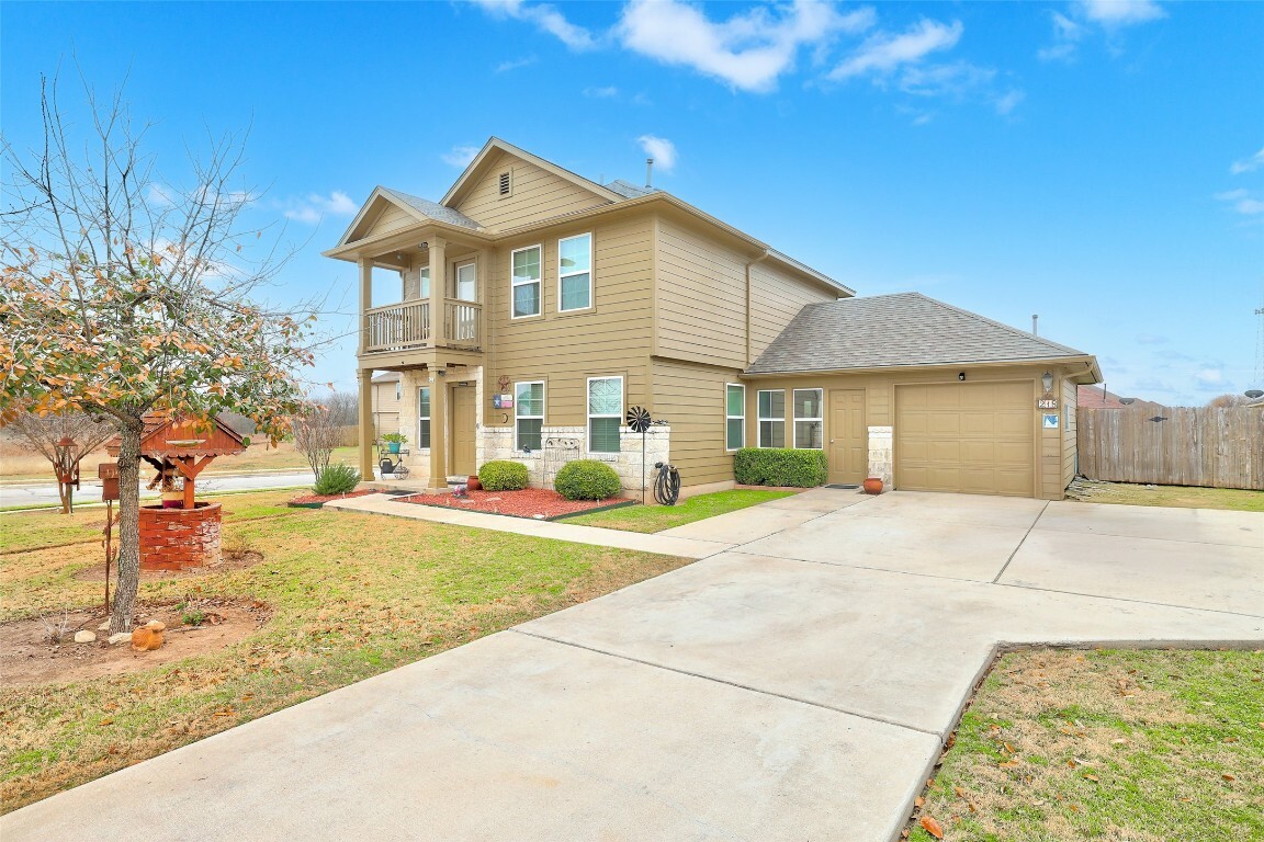 Property Photo: 218 Cloud Road TX 78634