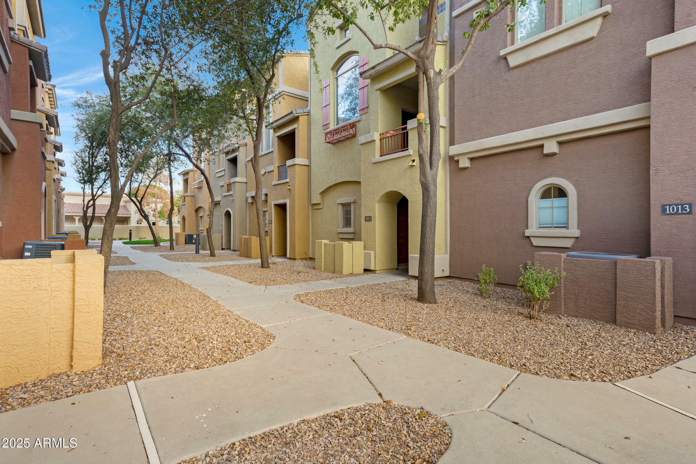 Property Photo:  240 W Juniper Avenue 1010  AZ 85233 