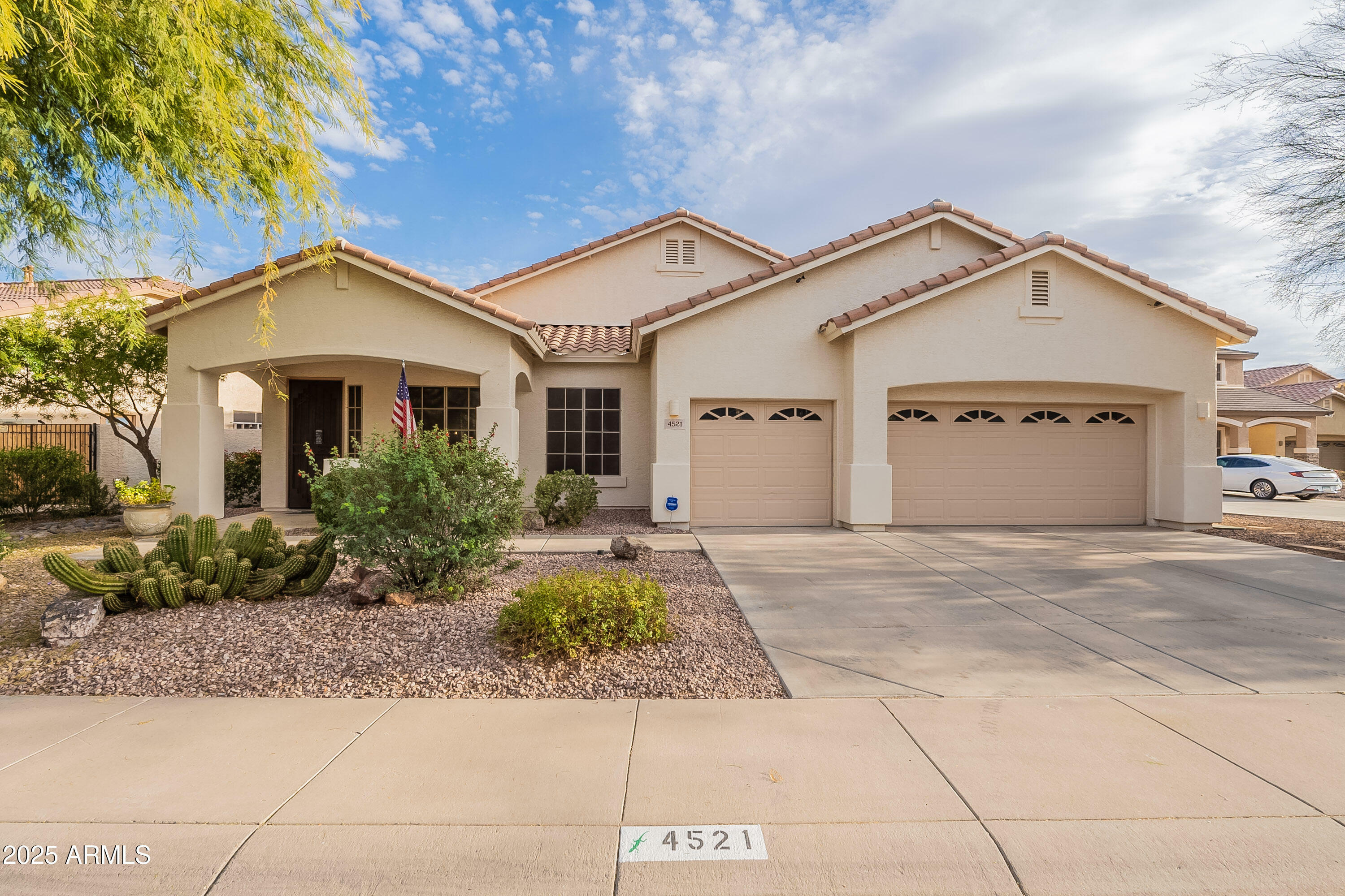 Property Photo:  4521 W Hopi Trail  AZ 85339 