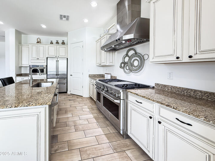Property Photo:  6039 E Sienna Bouquet Place  AZ 85331 