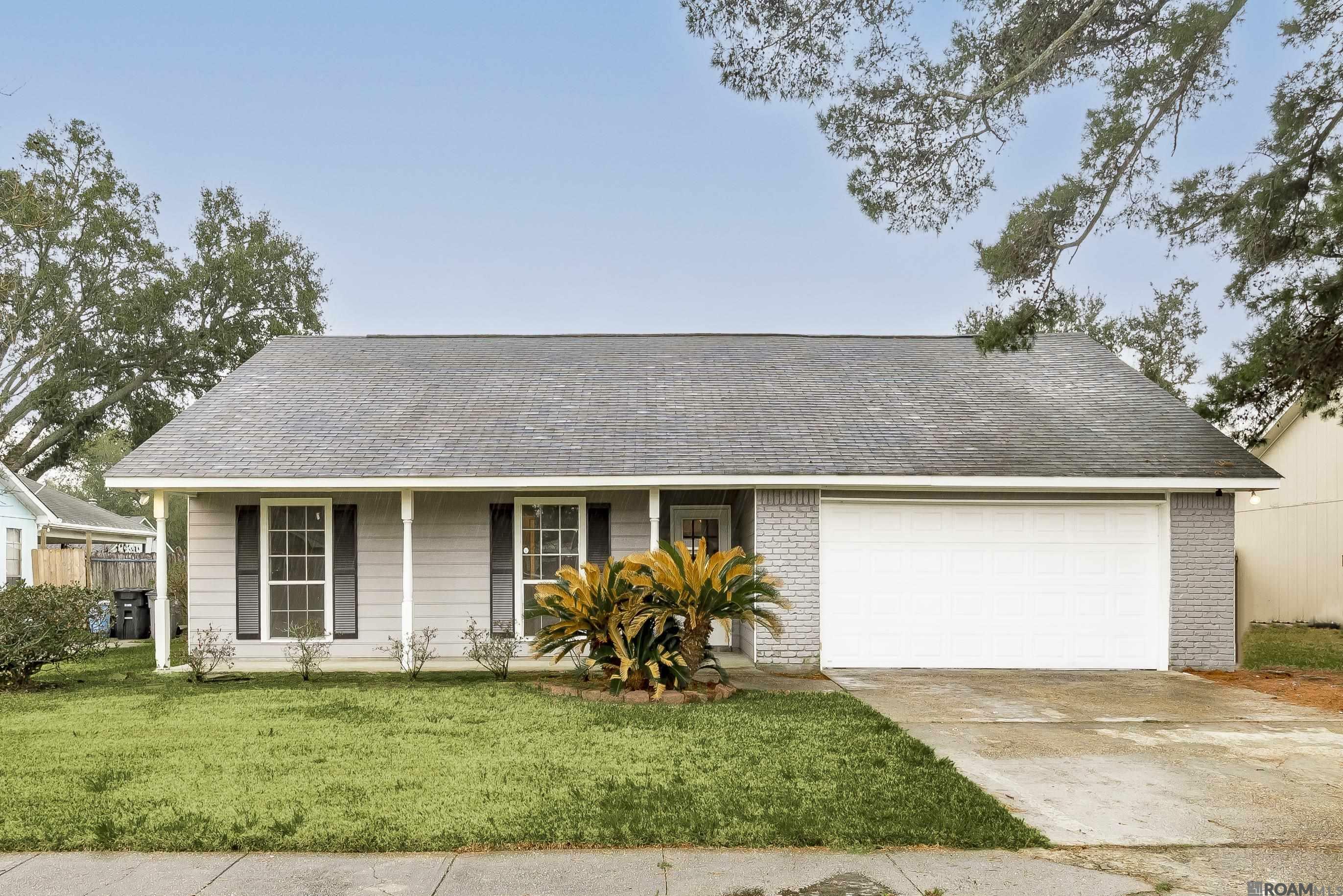 Property Photo: 2227 General Mouton Ave LA 70810