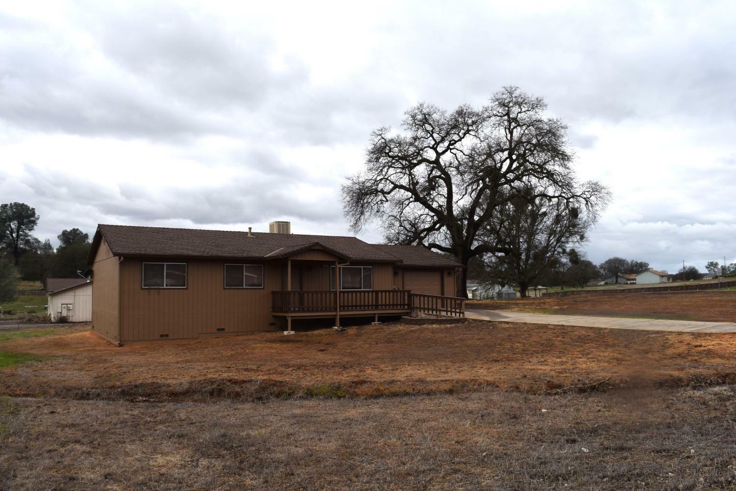 Property Photo: 812 Feather Drive CA 95228