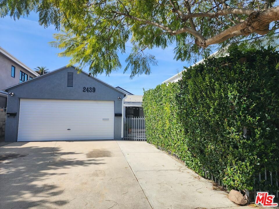 Property Photo:  2439   Louella Ave  CA 90291 