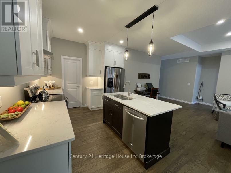 Photo de la propriété: 46 Matheson Crescent ON N0J 1M0