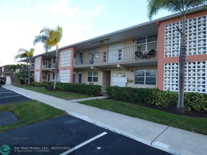 Property Photo: 2106 NE 56th Ct 204 FL 33308