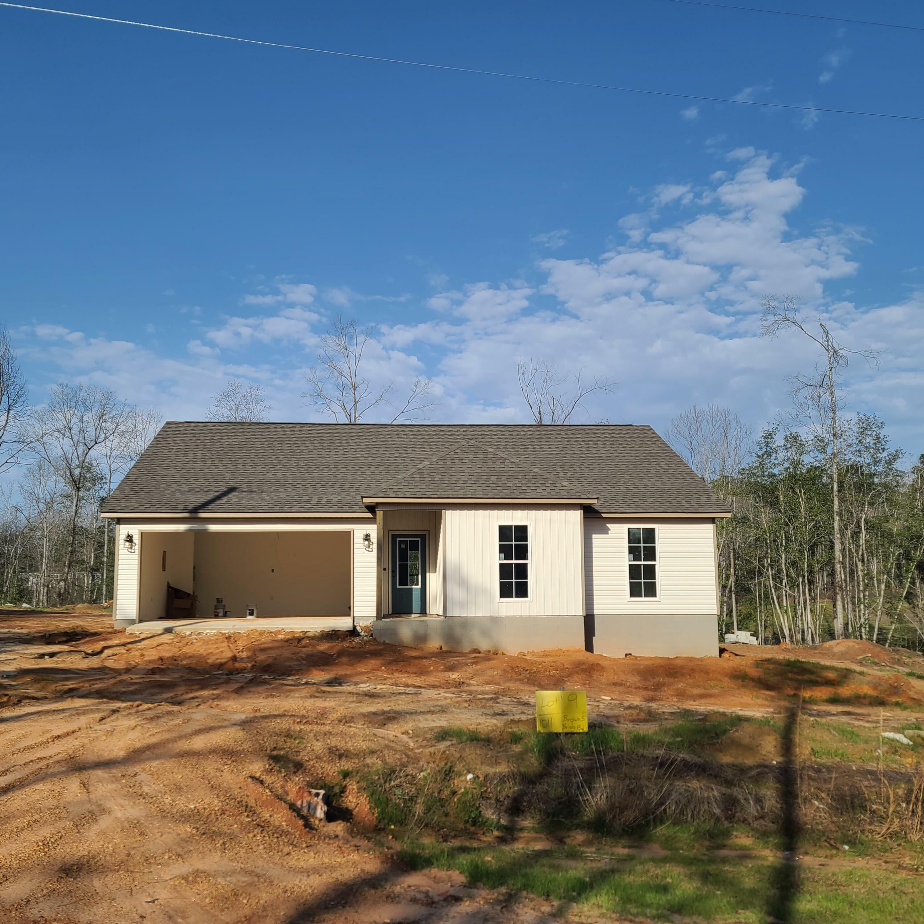 Property Photo:  1011 Browns Bridge Rd.  MS 39401 