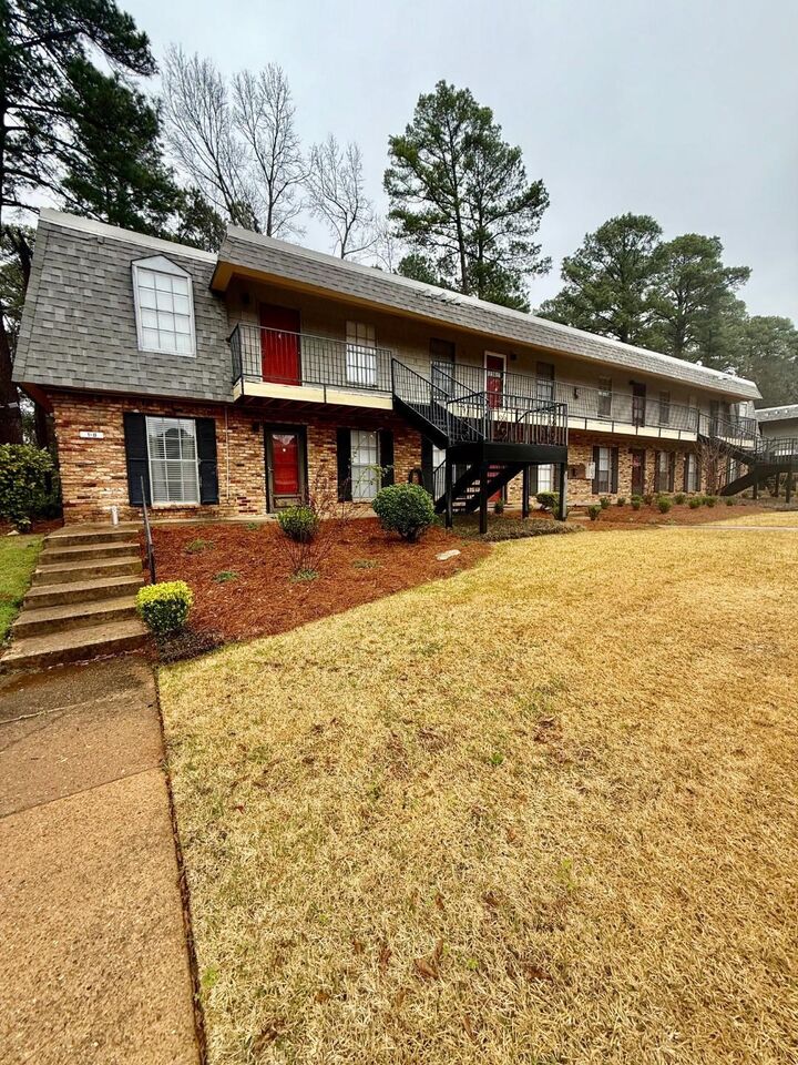 Property Photo:  1600 N 7th Street #5  TX 75601 