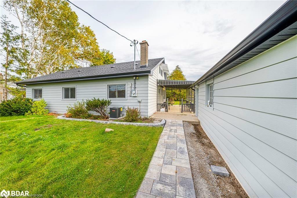 Photo de la propriété:  885 Glen Cedar Drive  ON K9J 6X5 