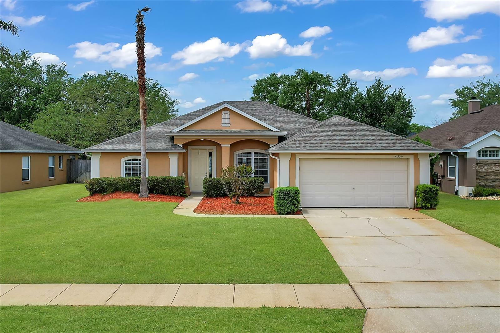 Property Photo: 330 Hickory Springs Court FL 32713