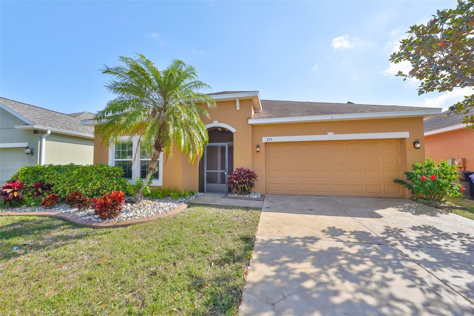 Property Photo:  715 Parker Den Drive  FL 33570 