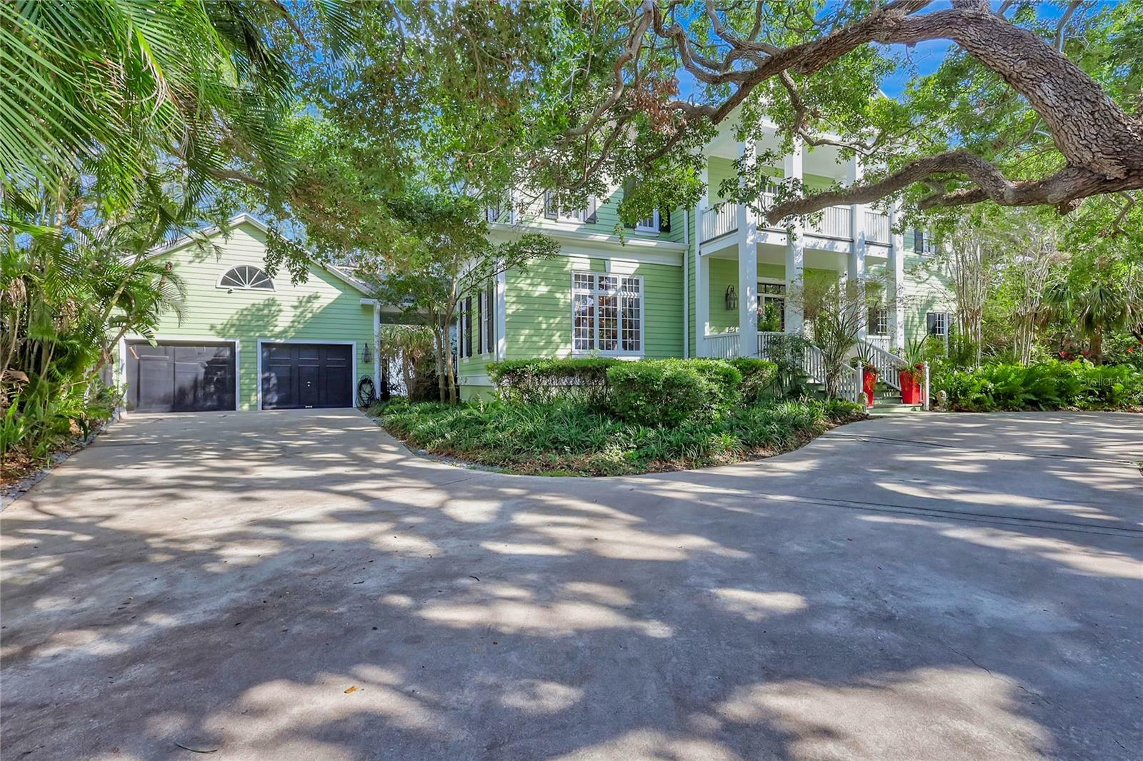 Property Photo: 6220 Bayshore Boulevard FL 33611