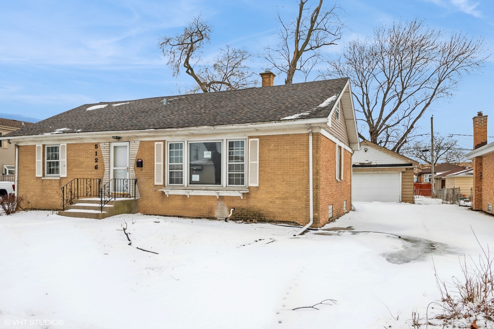 Property Photo:  5126 Forster Avenue  IL 60176 