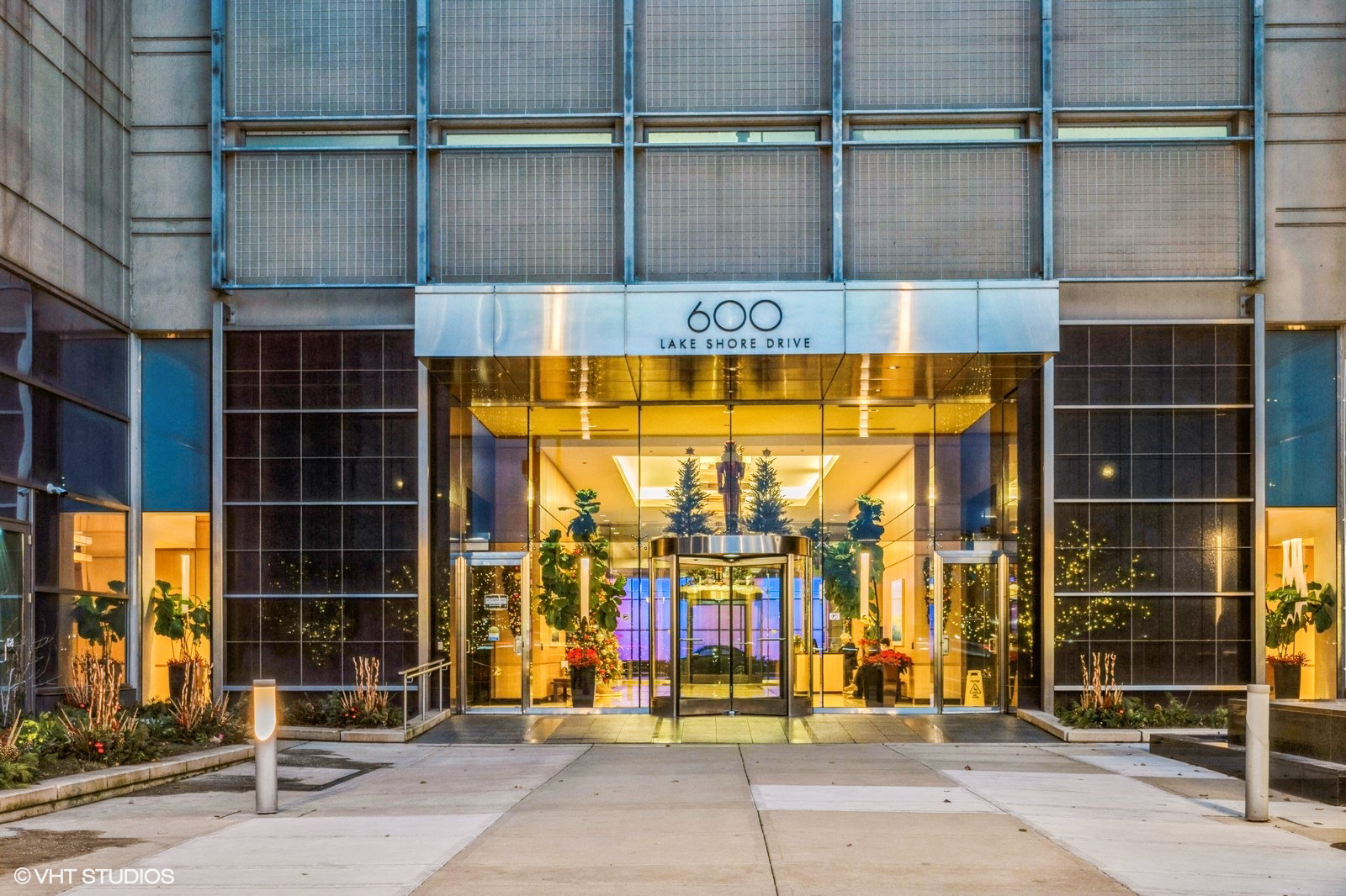Property Photo: 600 N Lake Shore Drive 3705 IL 60611