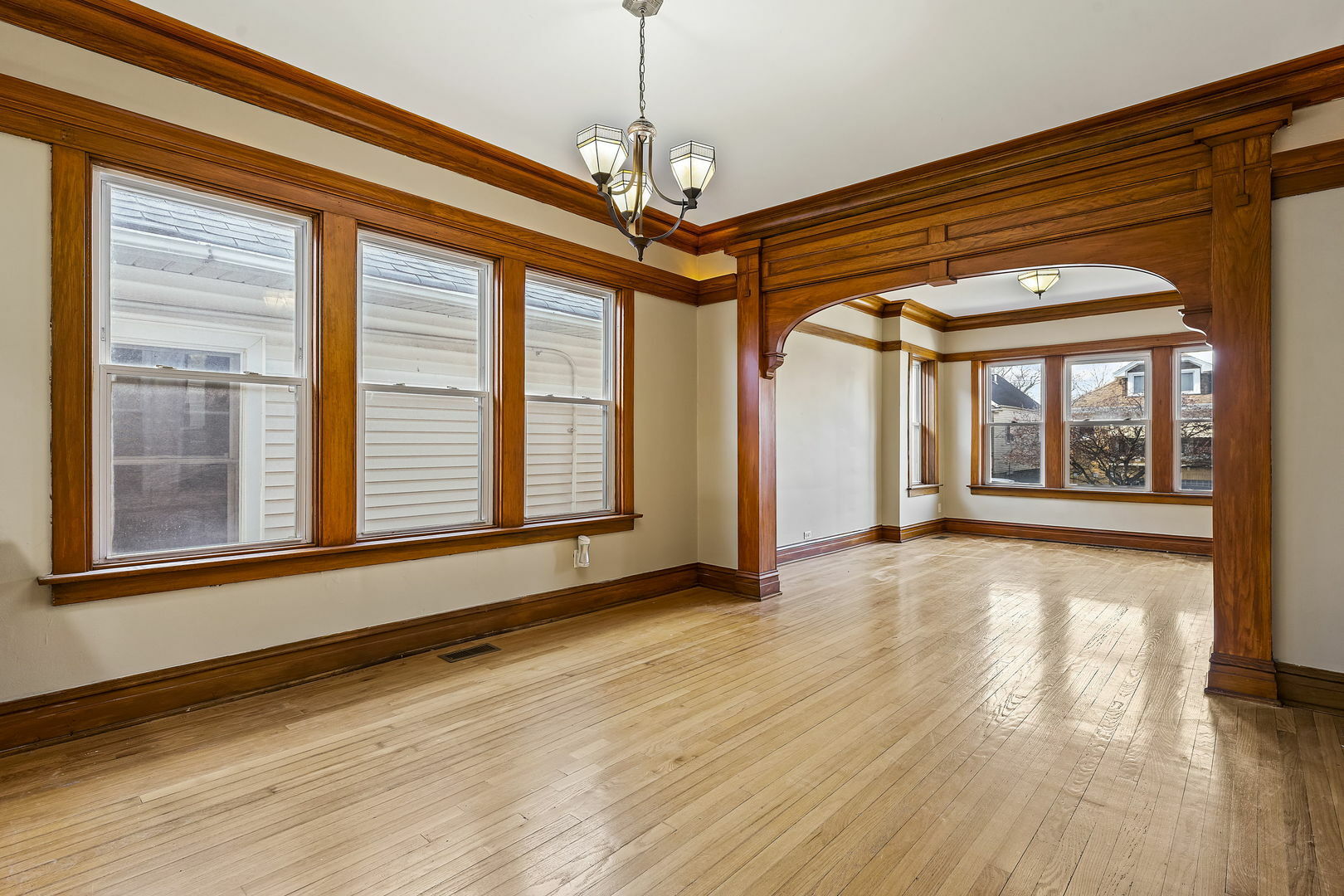 Property Photo:  2507 Clarence Avenue  IL 60402 