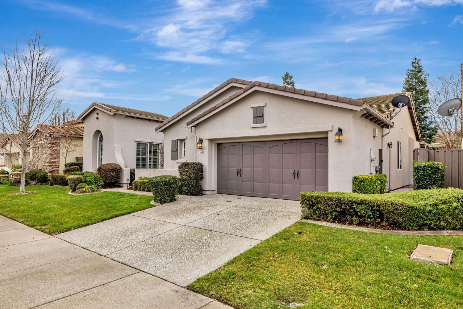 Property Photo:  2534 Heritage Park Lane  CA 95835 