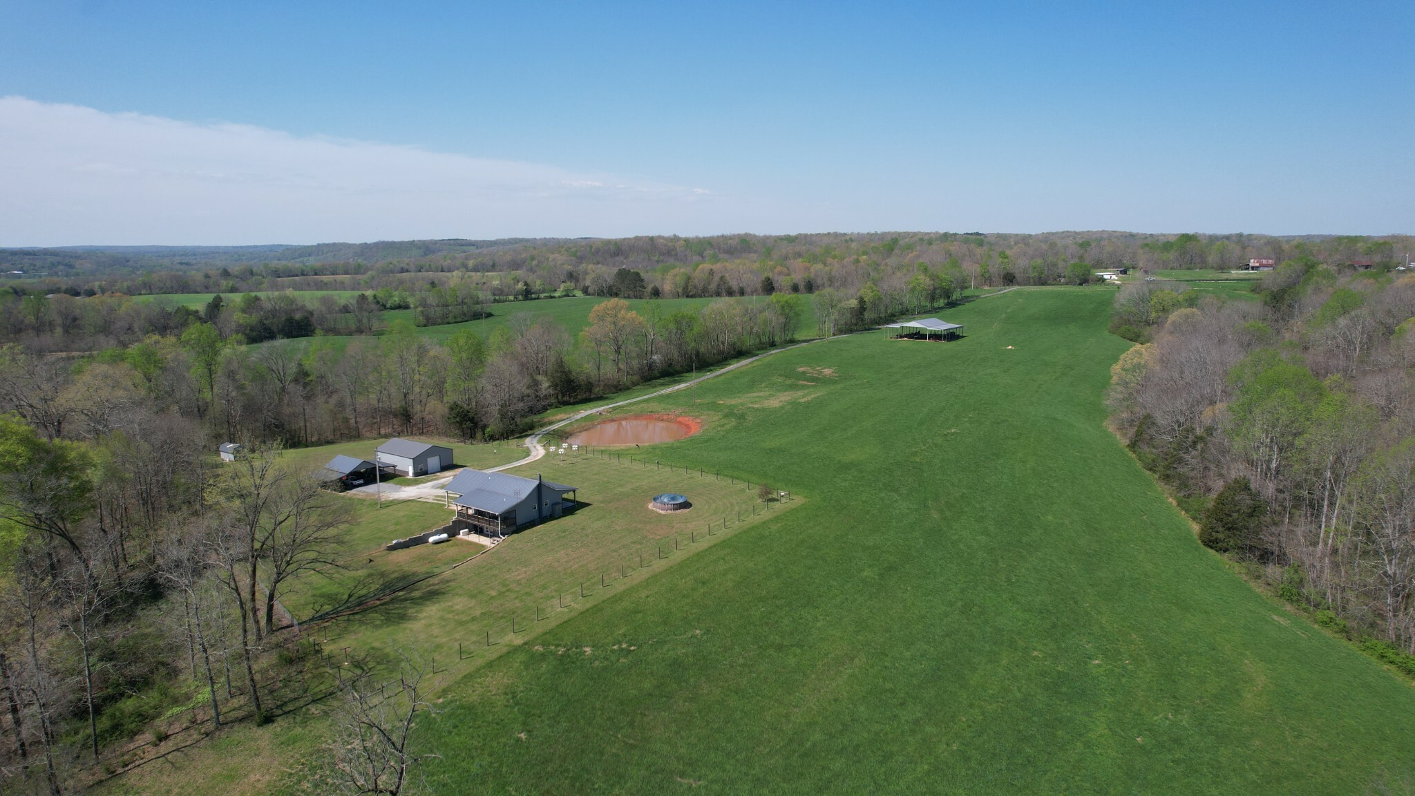 Property Photo: 2723 Piney Rd TN 37137