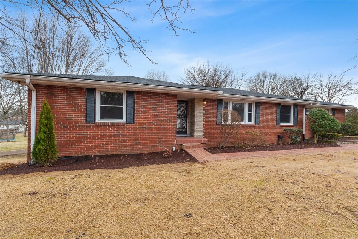 Property Photo:  211 Diane Dr  TN 37115 